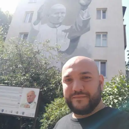Արտեմ, 42Կիև, Ուկրաինա