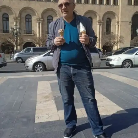 Արմեն, 48Երևան, Հայաստան