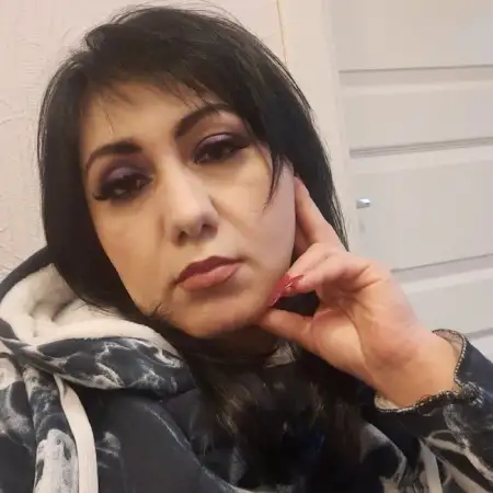 Նարինէ, 42Սանկտ Պետերբուրգ, Ռուսաստան 