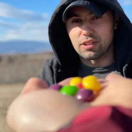 Slav, 32Երևան, Հայաստան 