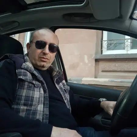 Գրիգոր, 51Փարիզ, Ֆրանսիա 