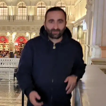 Արտակ, 40Լաս Վեգաս, ԱՄՆ 