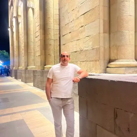Hovo, 31Երևան, Հայաստան 