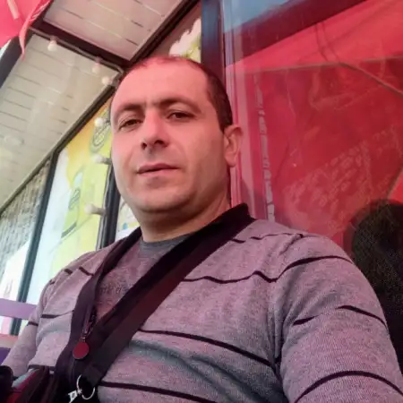 Hovo, 45Երևան, Հայաստան 