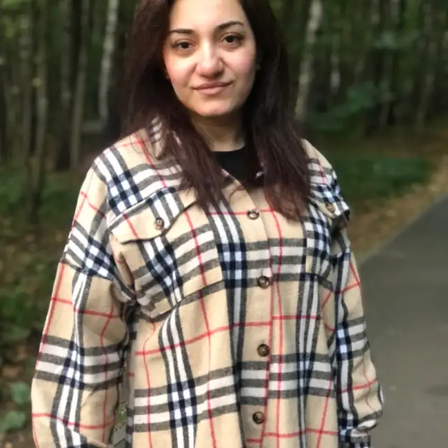 Աննա · 33 ·           