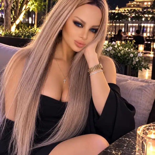 Վիկա · 41 ·           
